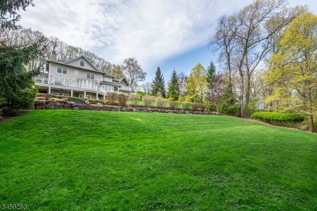 104 Laurel Hill Rd, Mountain Lakes Boro, NJ 07046