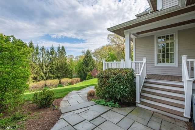 104 Laurel Hill Rd, Mountain Lakes Boro, NJ 07046