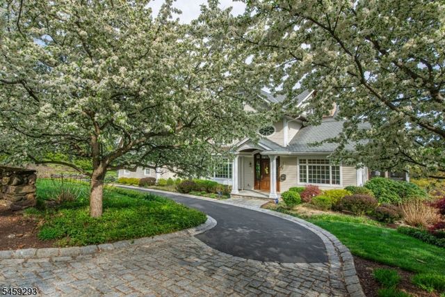 104 Laurel Hill Rd, Mountain Lakes Boro, NJ 07046