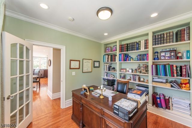 104 Laurel Hill Rd, Mountain Lakes Boro, NJ 07046