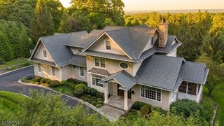 104 Laurel Hill Rd, Mountain Lakes Boro, NJ 07046