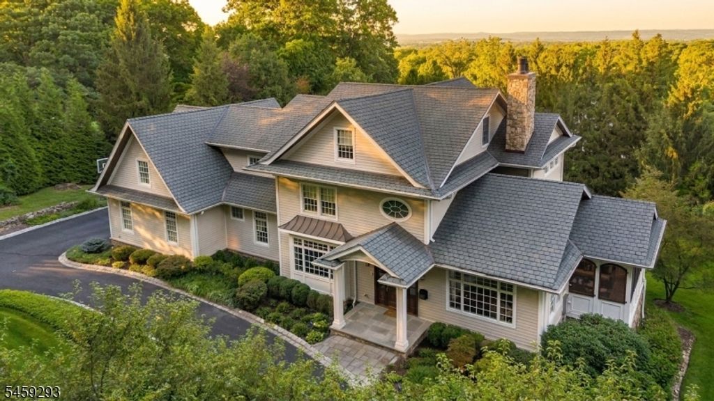 104 Laurel Hill Rd, Mountain Lakes Boro, NJ 07046