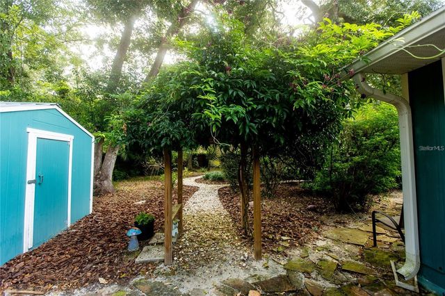 2921 NW 24TH TERRACE, Gainesville, FL 32605