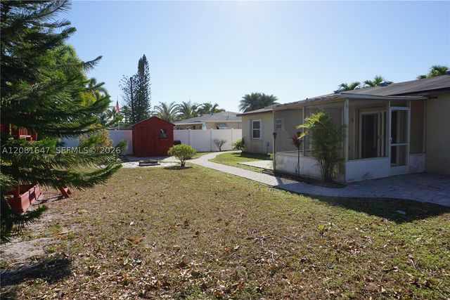 4857 Alfresco St, Boca Raton, FL 33428