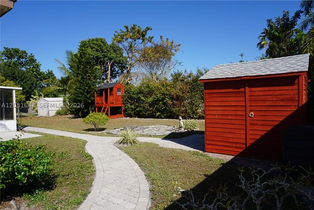 4857 Alfresco St, Boca Raton, FL 33428
