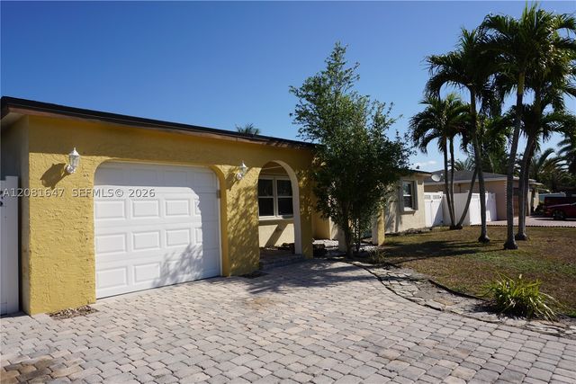 4857 Alfresco St, Boca Raton, FL 33428