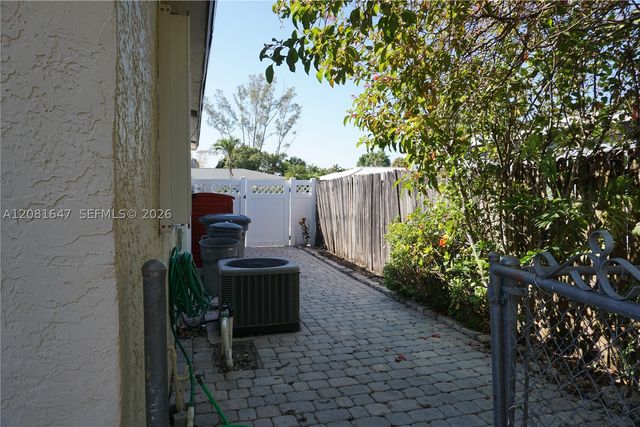 4857 Alfresco St, Boca Raton, FL 33428
