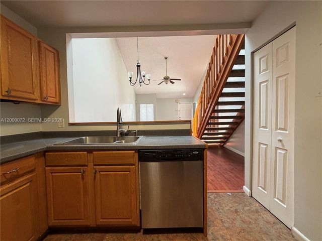 4151 Palm Bay Cir B, West Palm Beach, FL 33406