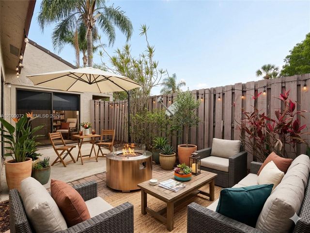 4151 Palm Bay Cir B, West Palm Beach, FL 33406