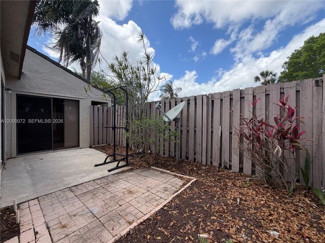 4151 Palm Bay Cir B, West Palm Beach, FL 33406