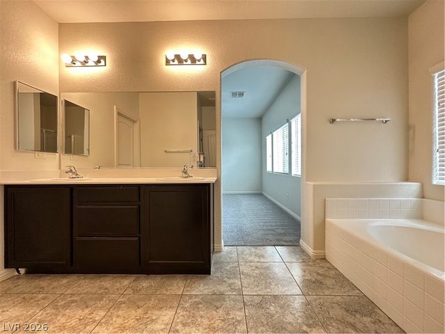 8471 Spirit Vale Avenue, Las Vegas, NV 89117