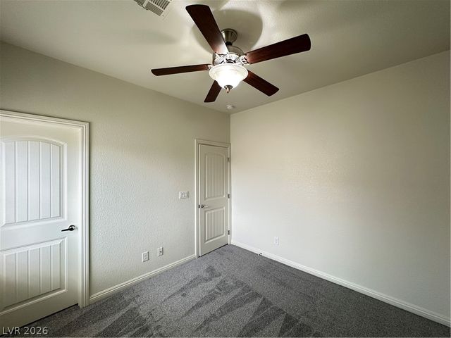 8471 Spirit Vale Avenue, Las Vegas, NV 89117