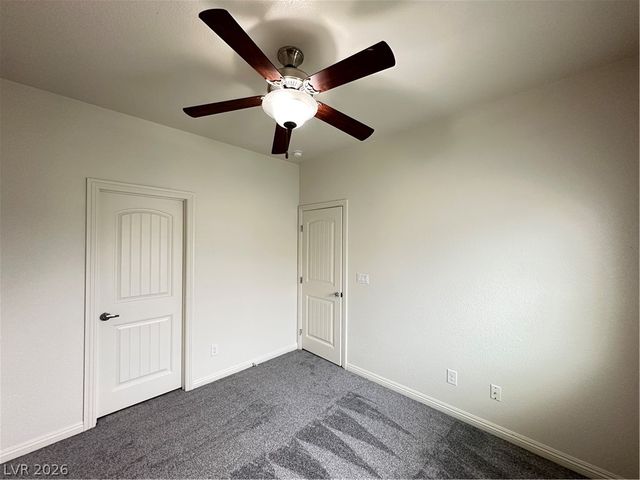 8471 Spirit Vale Avenue, Las Vegas, NV 89117
