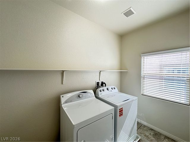 8471 Spirit Vale Avenue, Las Vegas, NV 89117