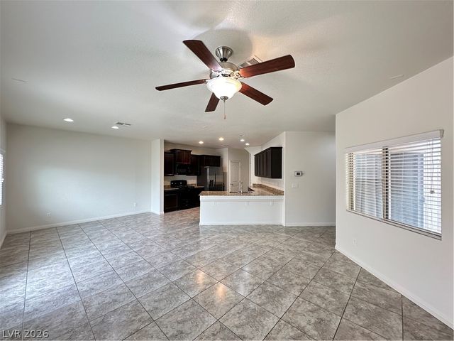 8471 Spirit Vale Avenue, Las Vegas, NV 89117