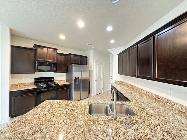 8471 Spirit Vale Avenue, Las Vegas, NV 89117