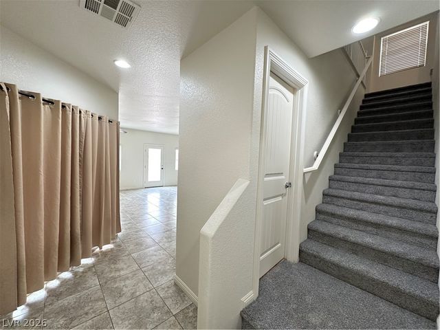 8471 Spirit Vale Avenue, Las Vegas, NV 89117