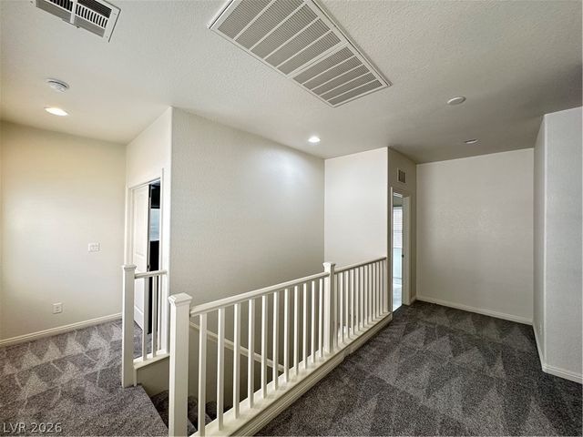 8471 Spirit Vale Avenue, Las Vegas, NV 89117