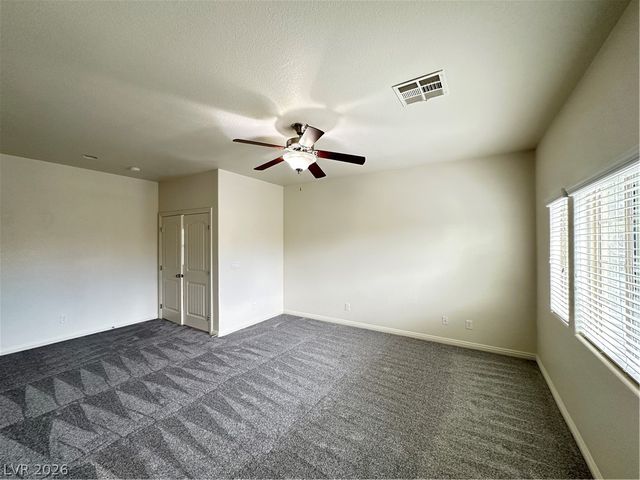 8471 Spirit Vale Avenue, Las Vegas, NV 89117
