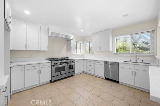 1635 Grandview Avenue, Glendale, CA 91201