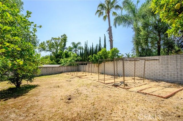 1635 Grandview Avenue, Glendale, CA 91201