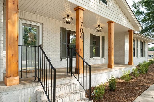 704 S Bartow Street, Cartersville, GA 30120