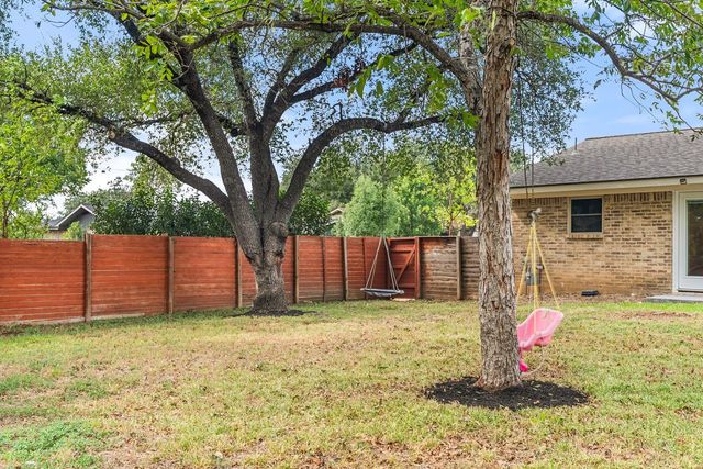 2705 Harrowden DR, Austin, TX 78727