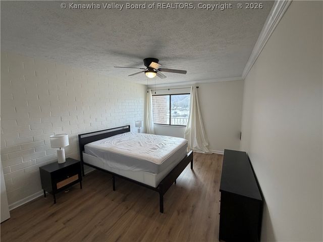 2106 Kanawha Boulevard E 408, Charleston, WV 25311