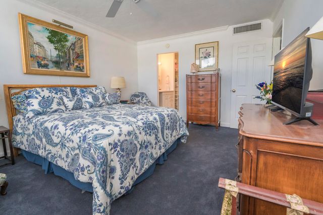 336 Golfview Road 203, North Palm Beach, FL 33408