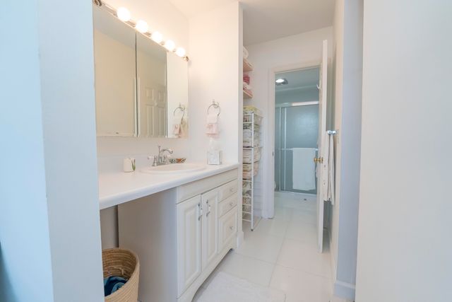 336 Golfview Road 203, North Palm Beach, FL 33408