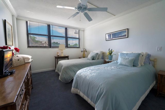 336 Golfview Road 203, North Palm Beach, FL 33408