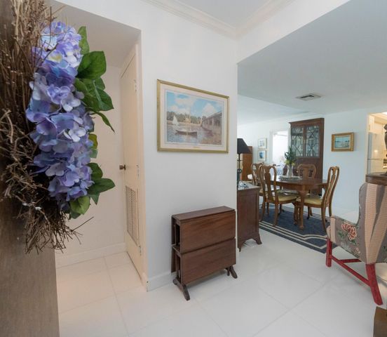 336 Golfview Road 203, North Palm Beach, FL 33408