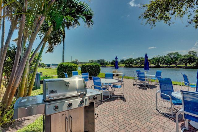 336 Golfview Road 203, North Palm Beach, FL 33408