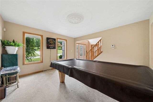 809 Rembrandt Cir, Hempfield Twp, PA 15642