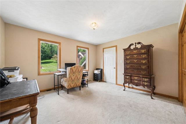 809 Rembrandt Cir, Hempfield Twp, PA 15642