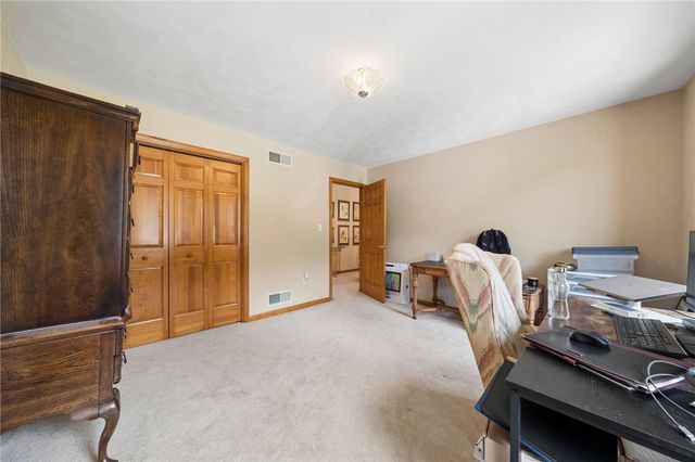 809 Rembrandt Cir, Hempfield Twp, PA 15642