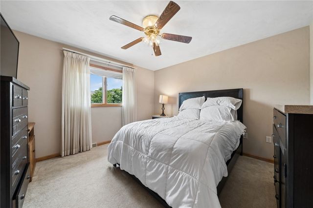 809 Rembrandt Cir, Hempfield Twp, PA 15642