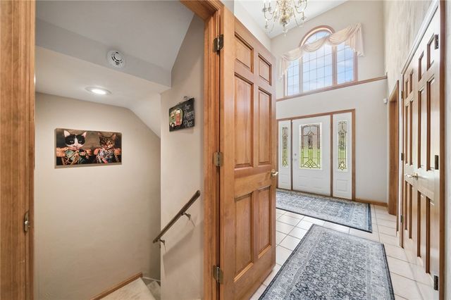 809 Rembrandt Cir, Hempfield Twp, PA 15642