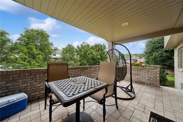 809 Rembrandt Cir, Hempfield Twp, PA 15642