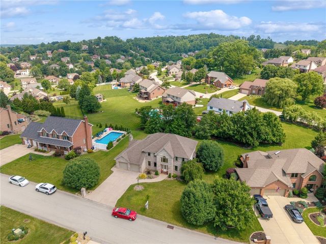 809 Rembrandt Cir, Hempfield Twp, PA 15642