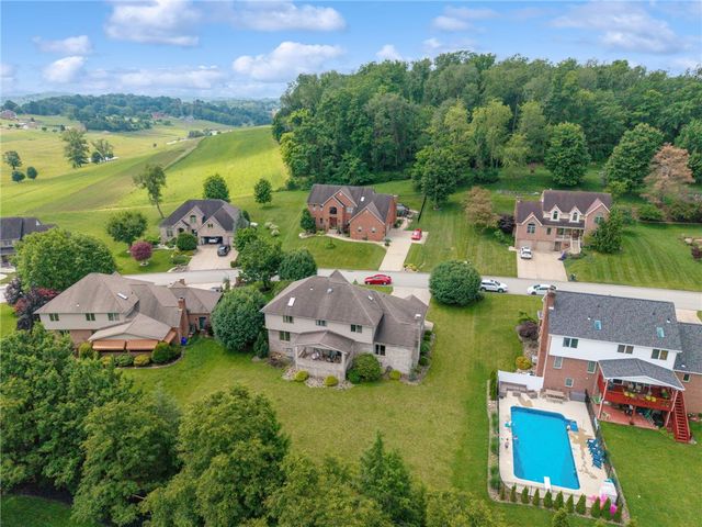 809 Rembrandt Cir, Hempfield Twp, PA 15642