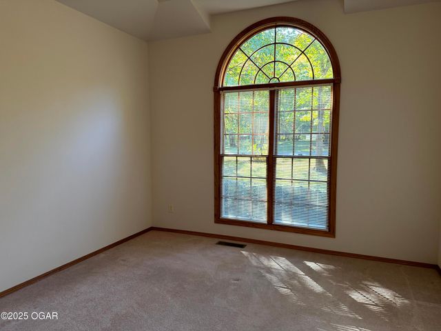 503 Soaring Hawk Drive, Joplin, MO 64801