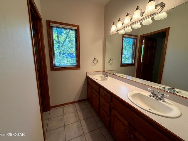 503 Soaring Hawk Drive, Joplin, MO 64801