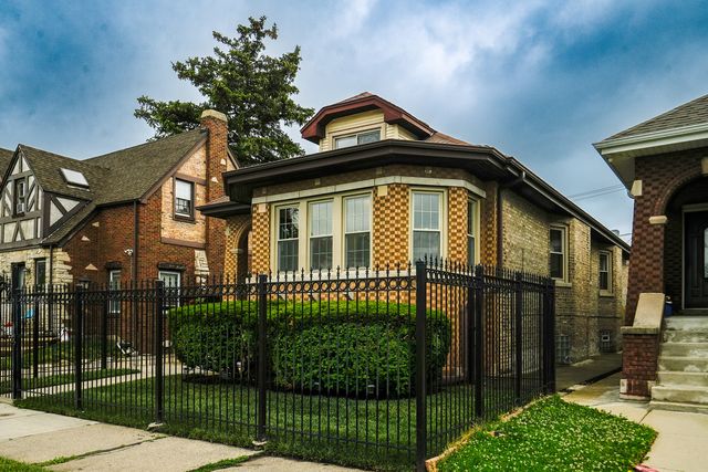 6136 W Fletcher Street, Chicago, IL 60634