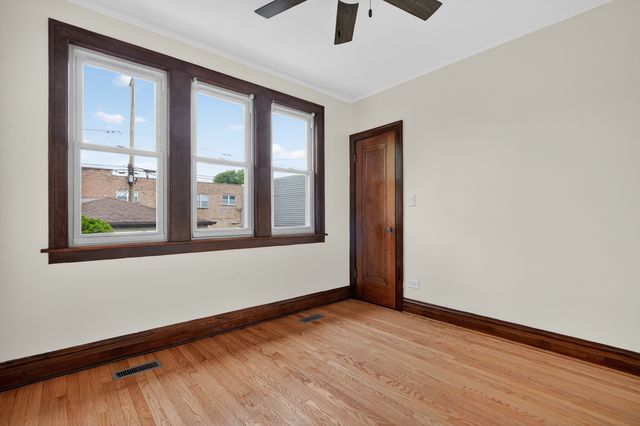 6136 W Fletcher Street, Chicago, IL 60634