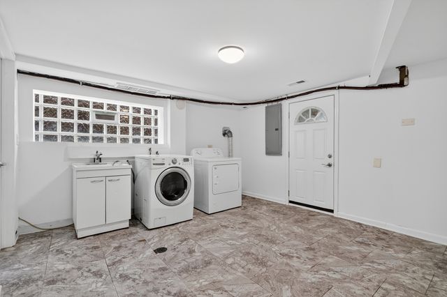 6136 W Fletcher Street, Chicago, IL 60634