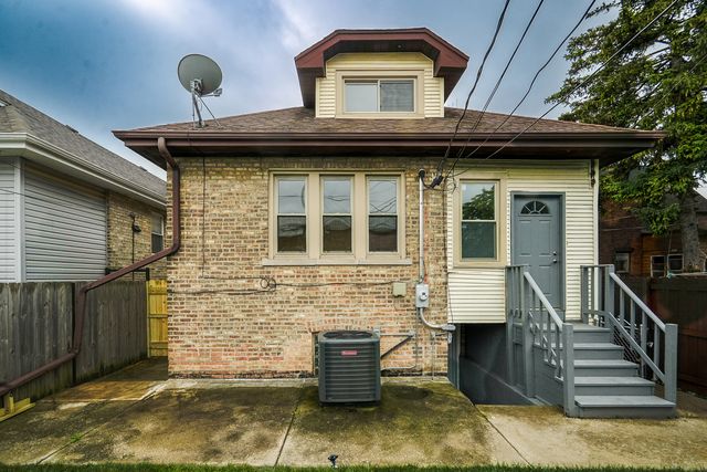 6136 W Fletcher Street, Chicago, IL 60634