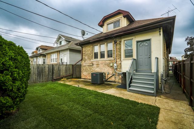 6136 W Fletcher Street, Chicago, IL 60634
