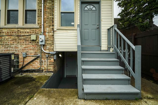 6136 W Fletcher Street, Chicago, IL 60634