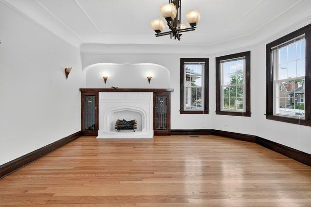 6136 W Fletcher Street, Chicago, IL 60634